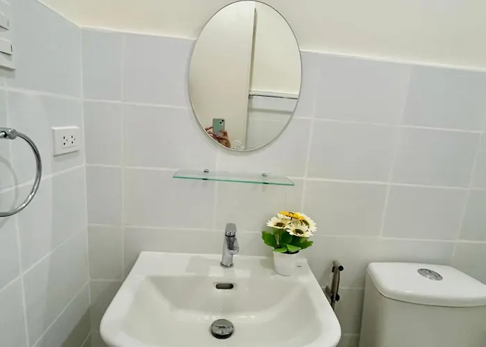 Aparthotel Raph Staycation Near Mactan Newtown 3*