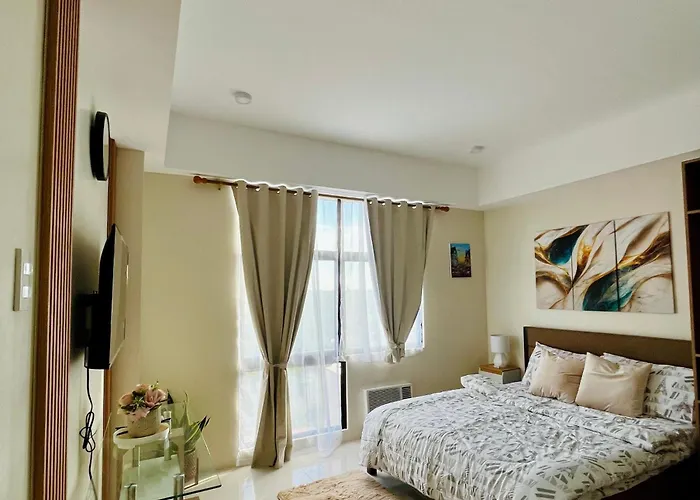 Raph Staycation Near Mactan Newtown Aparthotel 3*